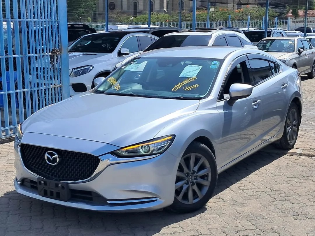 Mazda Atenza 2019 — front view