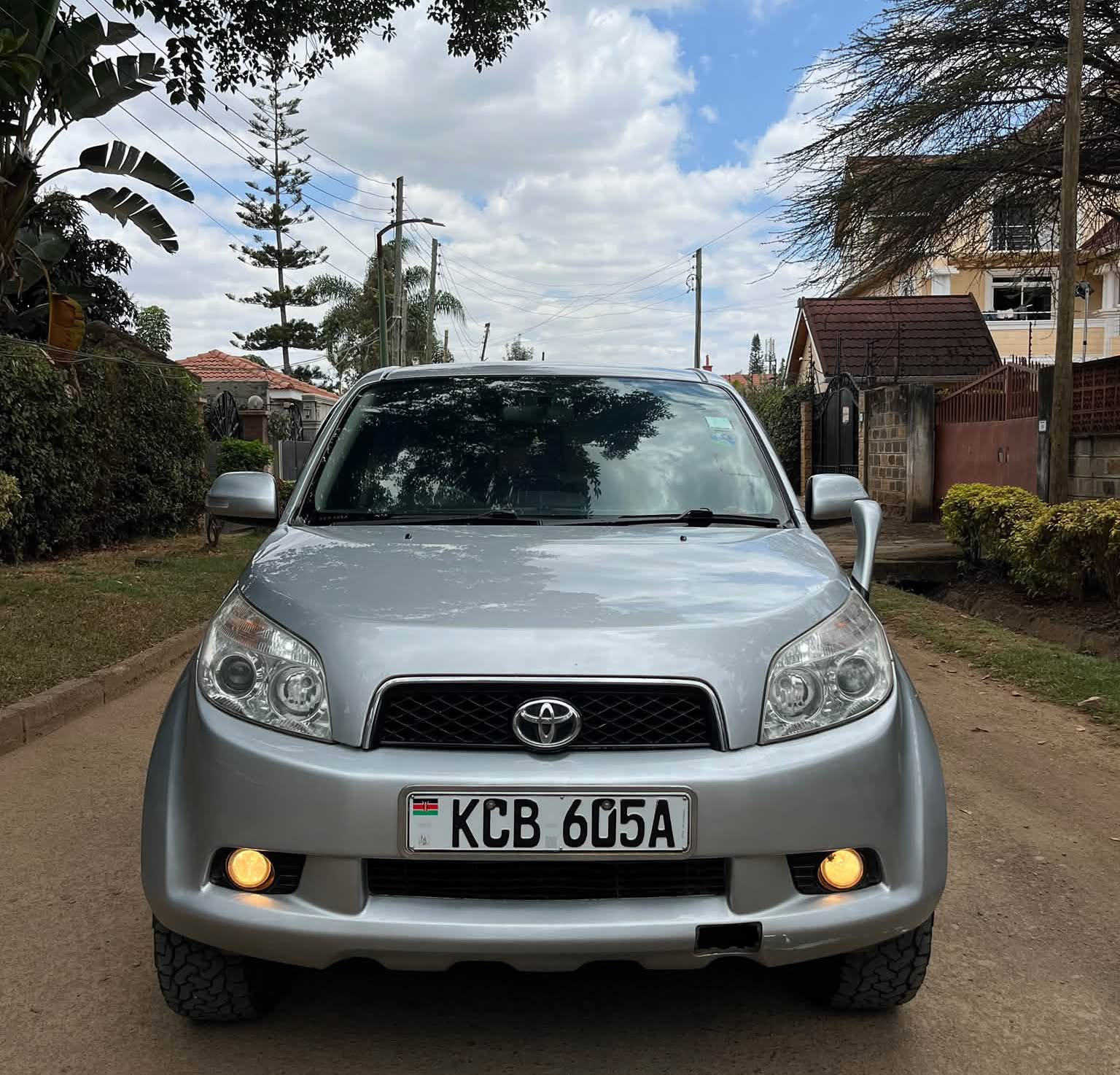 Toyota Rush 2008 — front view