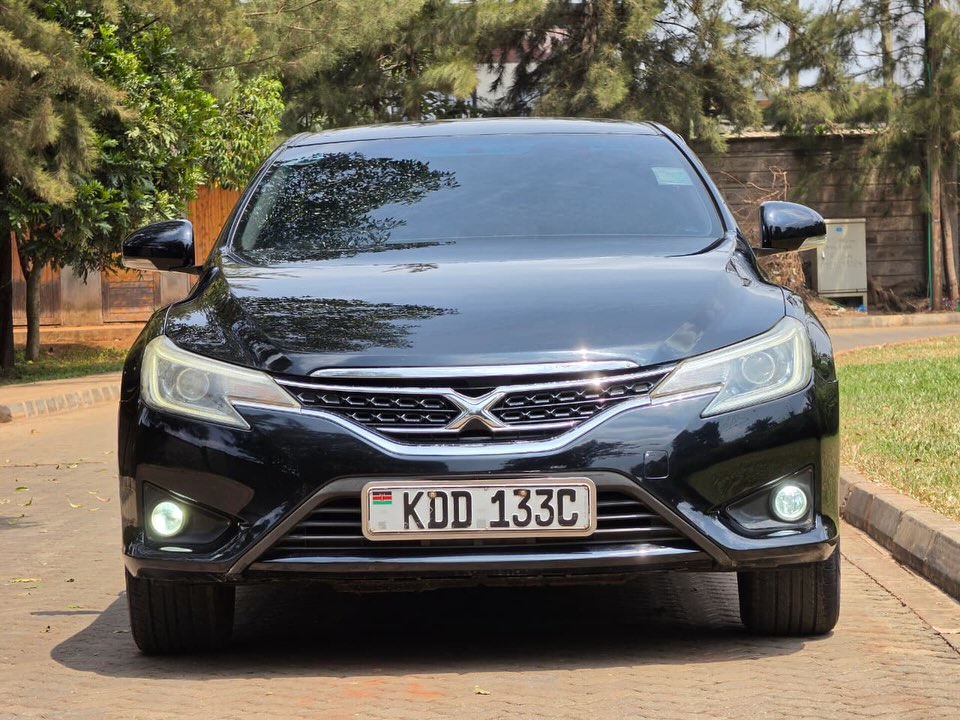 Toyota Mark X 250G 2013 — front view